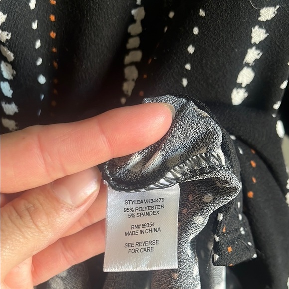 Adrienne Vittadini Black and White Button-down Top - Picture 3 of 6